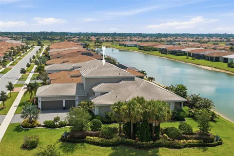 $999,717 | 9111 Southwest Roccia Way, Port St. Lucie, FL 34987