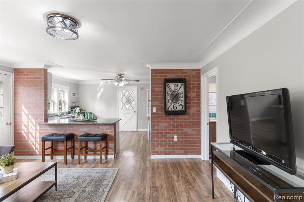 25401 Clark Road New Boston, MI 48164 - Photo 17 of 29