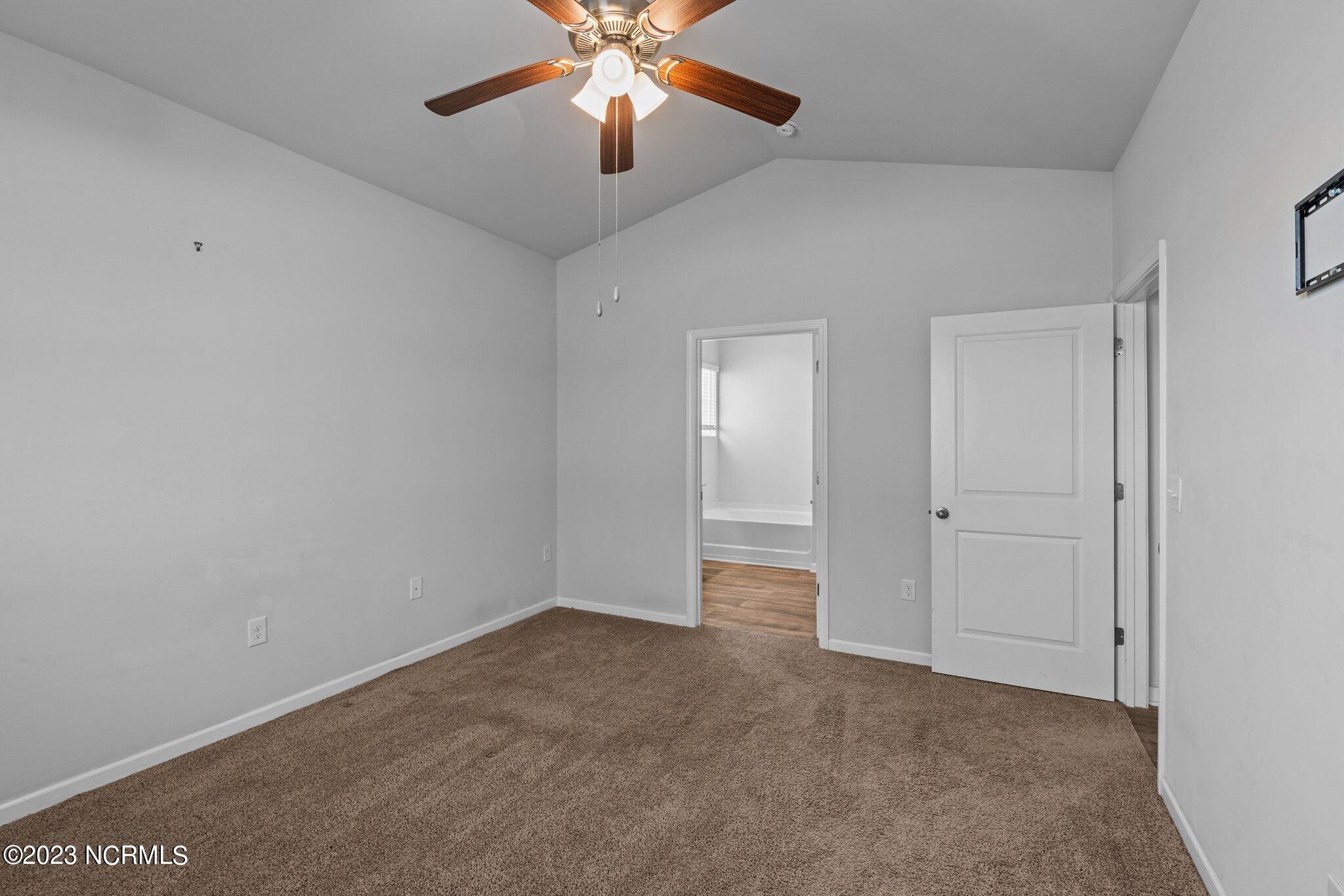 207 Frida Road New Bern, NC 28560 - Photo 30 of 47 35-web-or-mls-2I3A0072