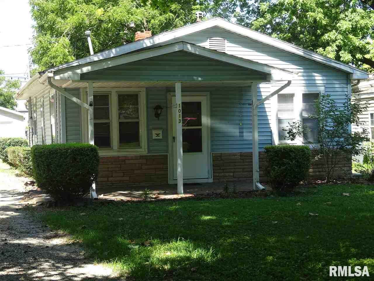 1013 North Indiana Avenue Springfield, IL 62702 - Photo 1 of 21
