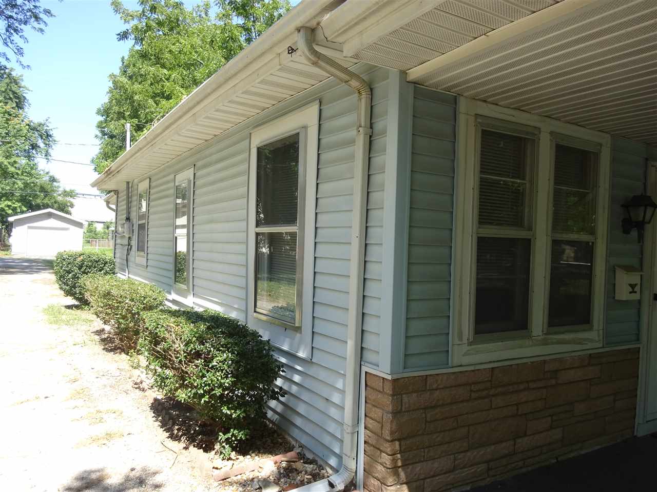 1013 North Indiana Avenue Springfield, IL 62702 - Photo 3 of 21
