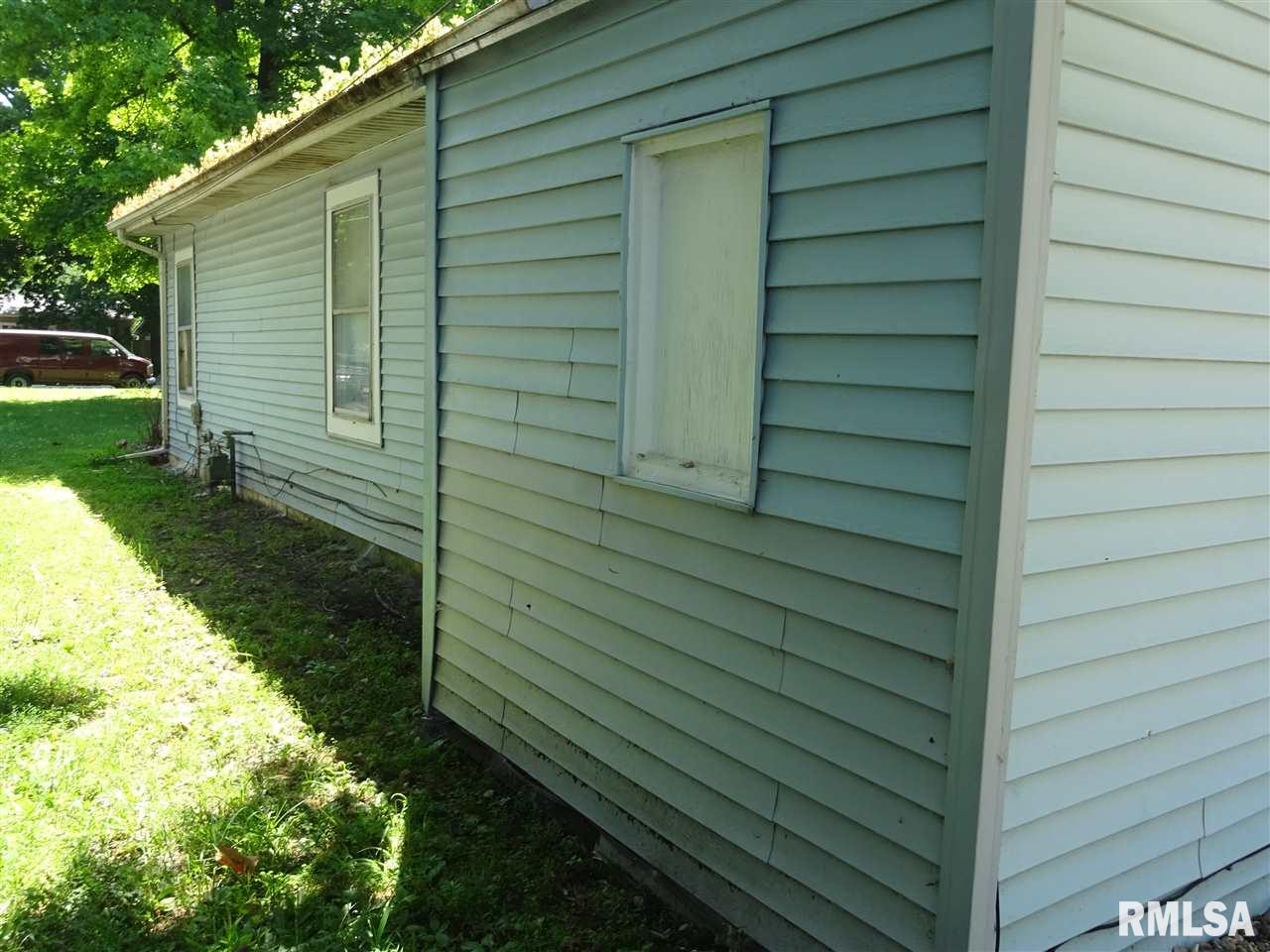 1013 North Indiana Avenue Springfield, IL 62702 - Photo 6 of 21