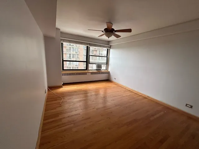 $2,475 | 4180 North Marine Drive, Unit 405, Chicago, IL 60613