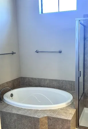 $3,000 | 1049 West 22nd Street, Unit H, Houston, TX 77008