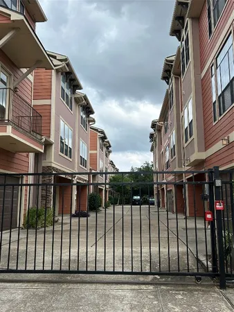 $3,000 | 1049 West 22nd Street, Unit H, Houston, TX 77008