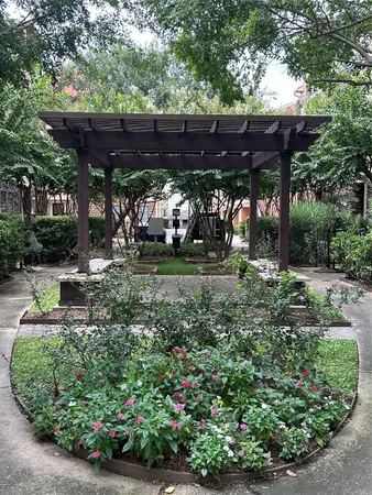 $3,000 | 1049 West 22nd Street, Unit H, Houston, TX 77008