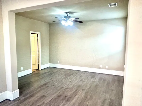 $3,000 | 1049 West 22nd Street, Unit H, Houston, TX 77008