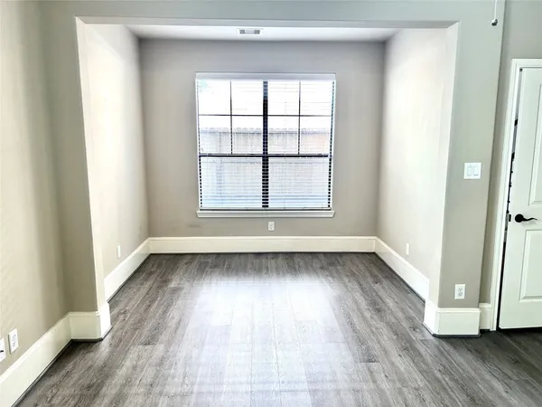 $3,000 | 1049 West 22nd Street, Unit H, Houston, TX 77008