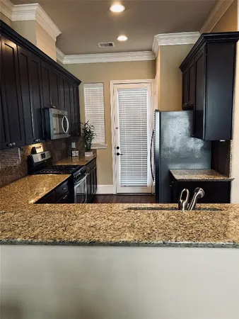 $3,000 | 1049 West 22nd Street, Unit H, Houston, TX 77008