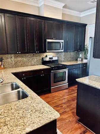 $3,000 | 1049 West 22nd Street, Unit H, Houston, TX 77008