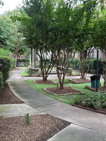 $3,000 | 1049 West 22nd Street, Unit H, Houston, TX 77008