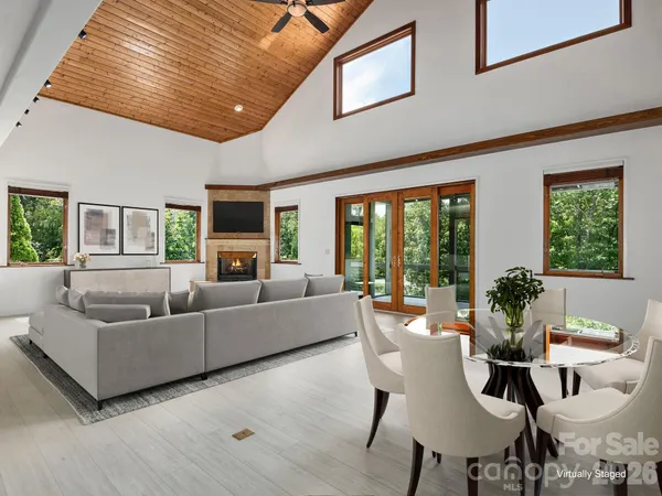 $975,000 | 248 Wisdom Cove Road, Flat Rock, NC 28731