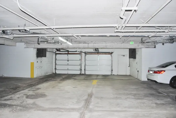 $190,000 | 321 Deerpath Drive, Unit 210, Schererville, IN 46375