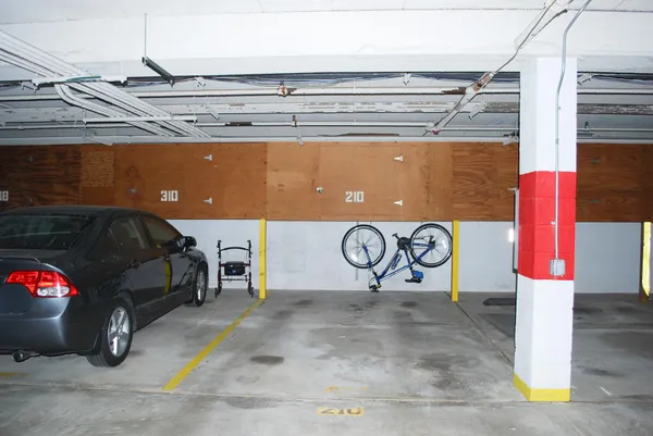 $190,000 | 321 Deerpath Drive, Unit 210, Schererville, IN 46375