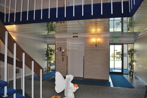 $190,000 | 321 Deerpath Drive, Unit 210, Schererville, IN 46375