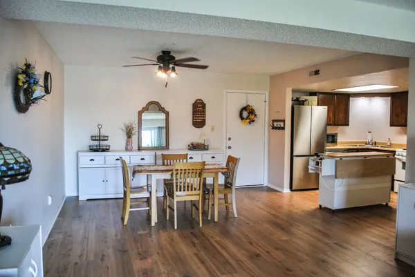 $190,000 | 321 Deerpath Drive, Unit 210, Schererville, IN 46375