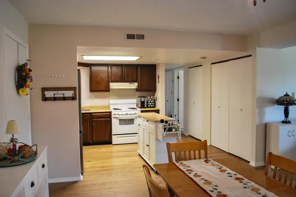 $190,000 | 321 Deerpath Drive, Unit 210, Schererville, IN 46375