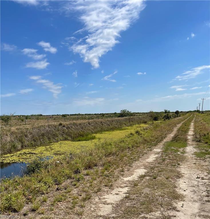 504 East Goodno Road LaBelle, FL 33935 - Photo 7 of 9 a view of an ocean and beach