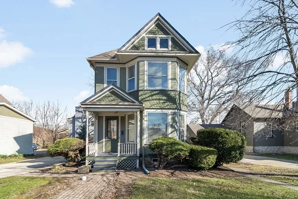 $399,000 | 124 Forest Avenue, Riverside, IL 60546