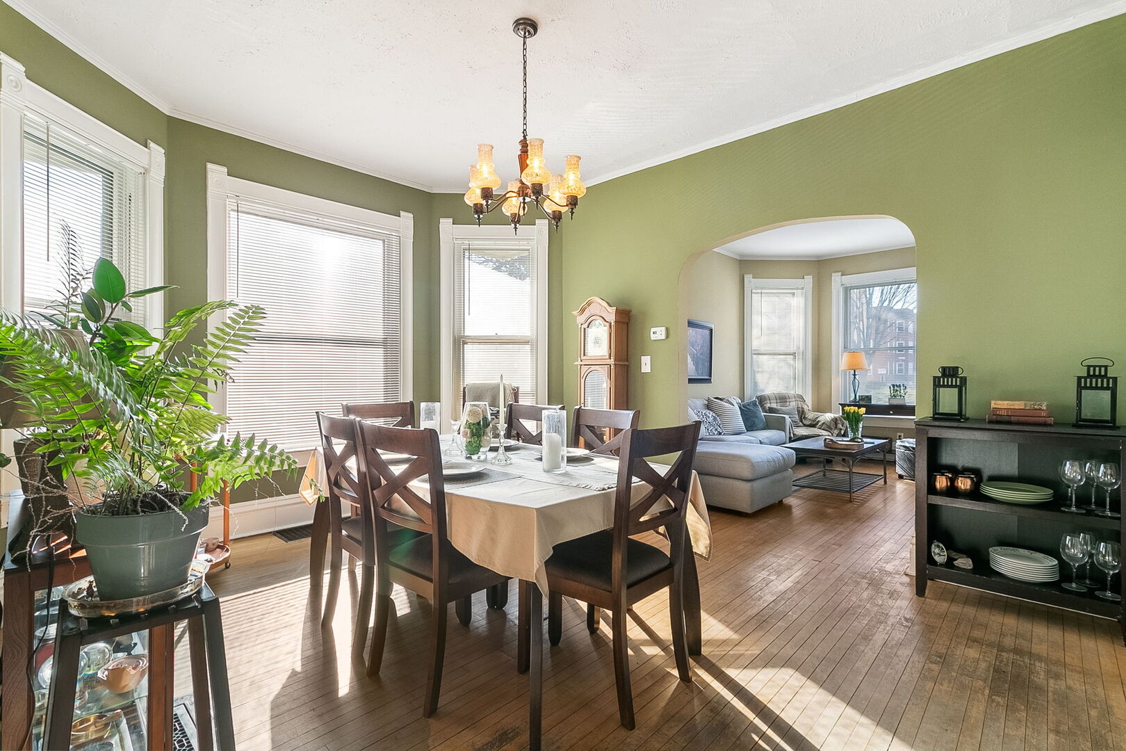 124 Forest Avenue Riverside, IL 60546 - Photo 4 of 24 Gallery Image 4