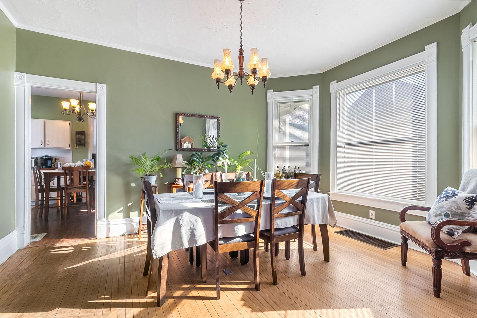 124 Forest Avenue Riverside, IL 60546 - Photo 5 of 24 Gallery Image 5