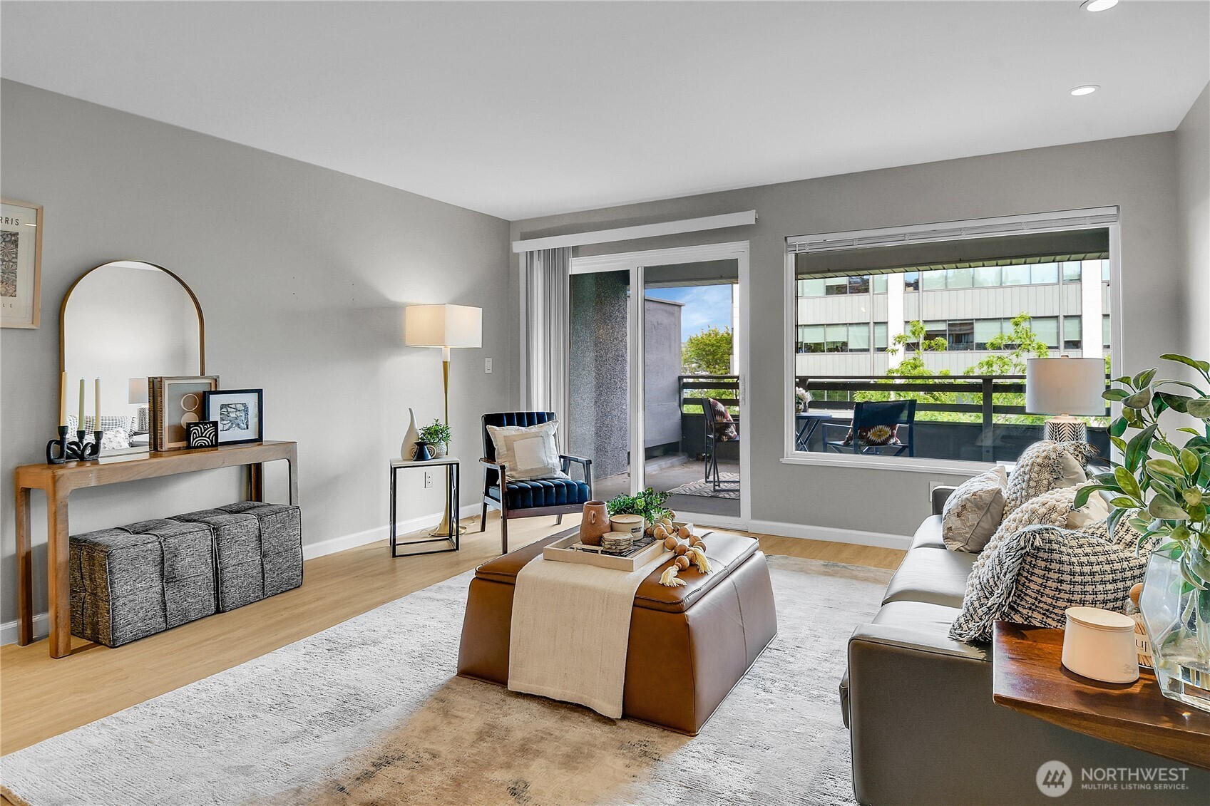 612 Prospect Street, Unit 204 Seattle, WA 98109 - Photo 4 of 18