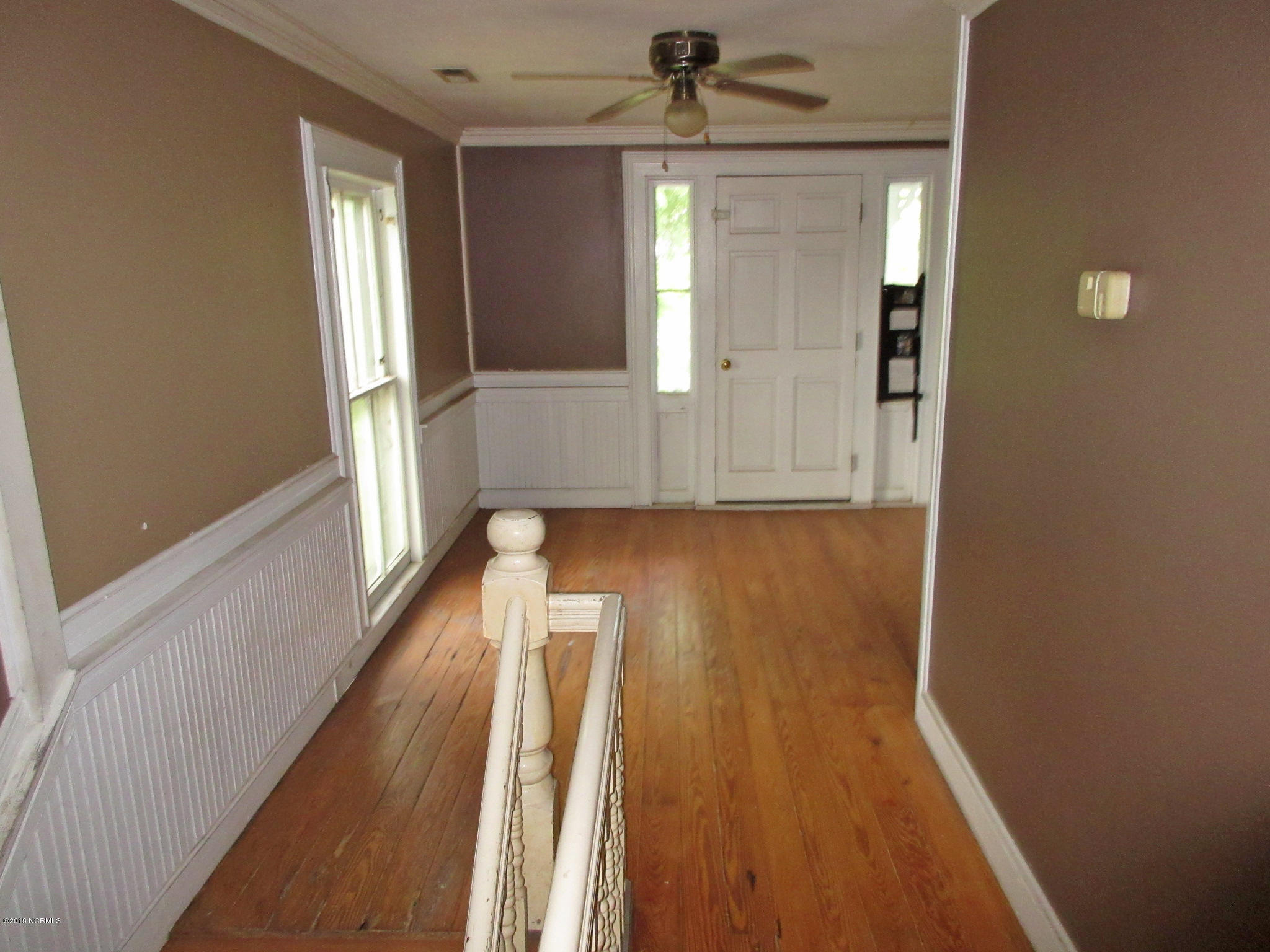 138 Barbour Road Hubert, NC 28539 - Photo 11 of 20 138 Barbour Rd - 2nd Landing