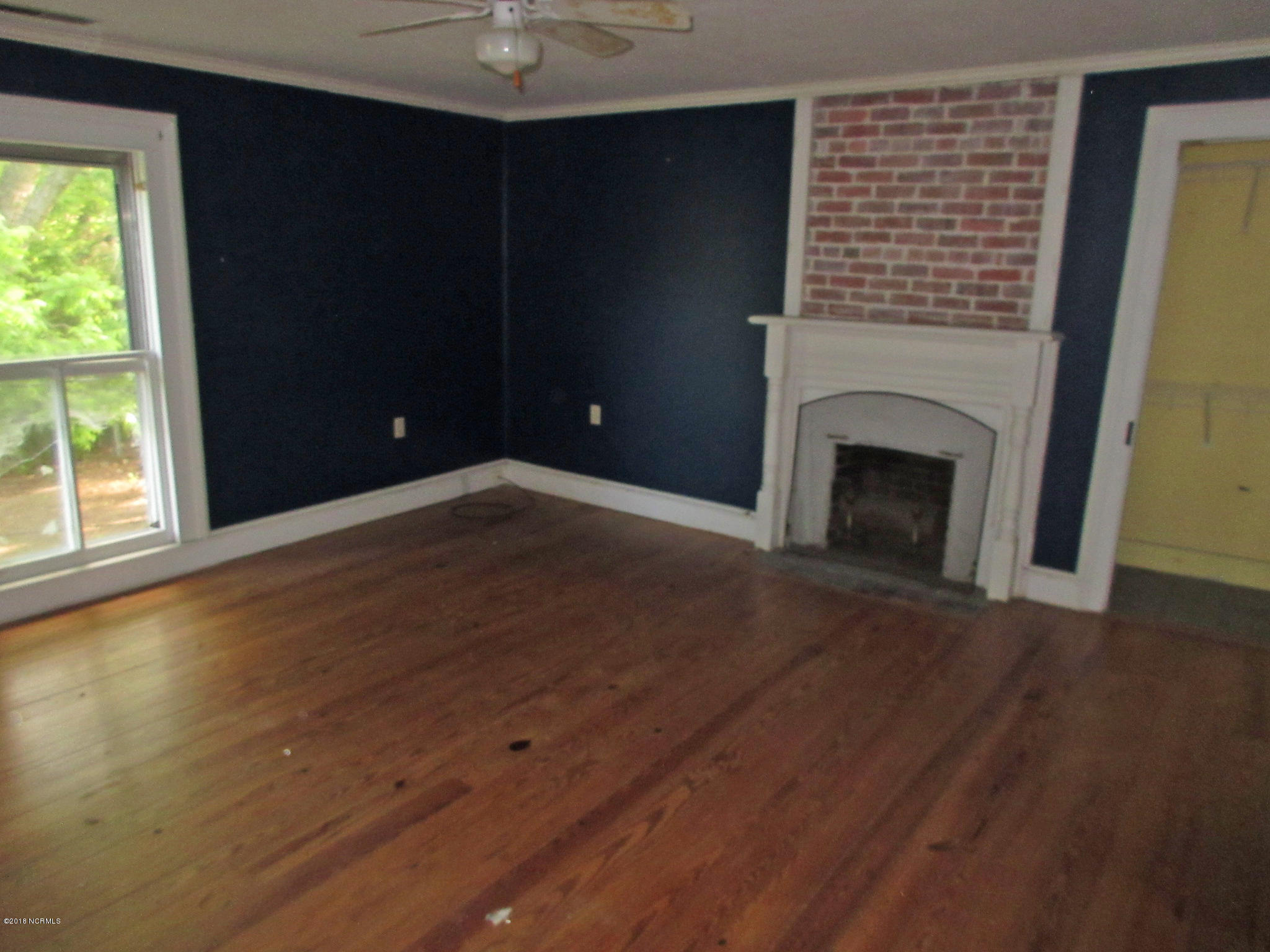 138 Barbour Road Hubert, NC 28539 - Photo 12 of 20 138 Barbour Rd - 2nd Floor Bed 3