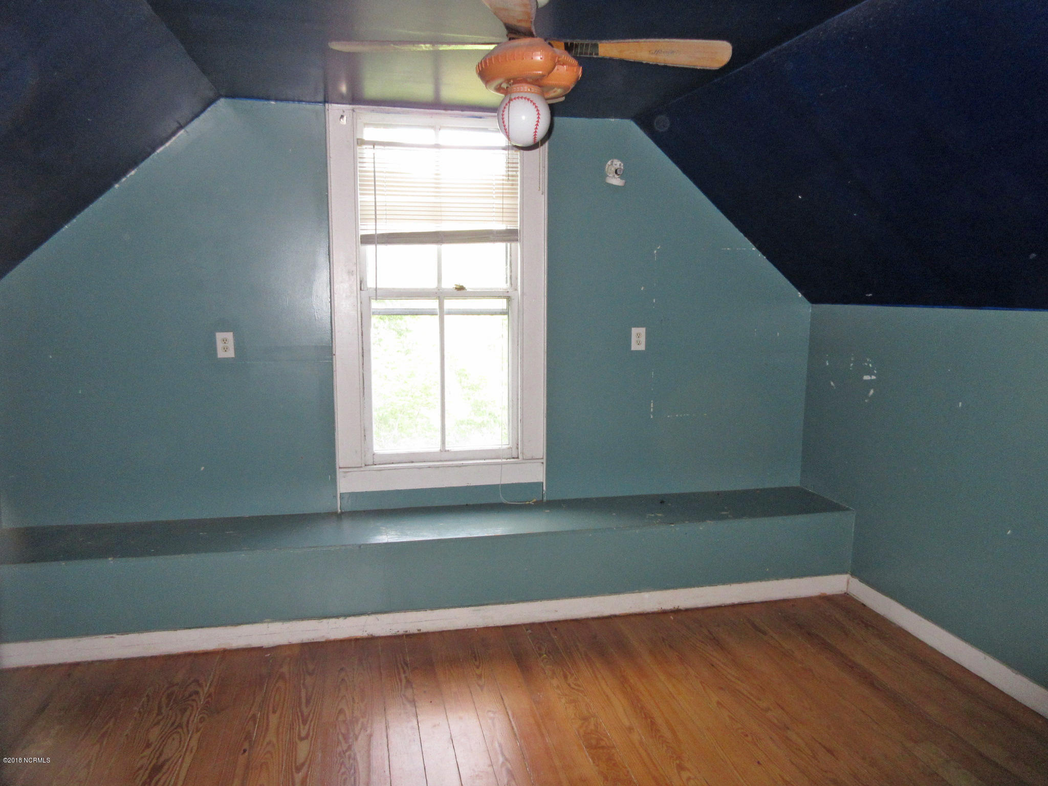 138 Barbour Road Hubert, NC 28539 - Photo 17 of 20 138 Barbour Rd - 3rd Floor Bed 1