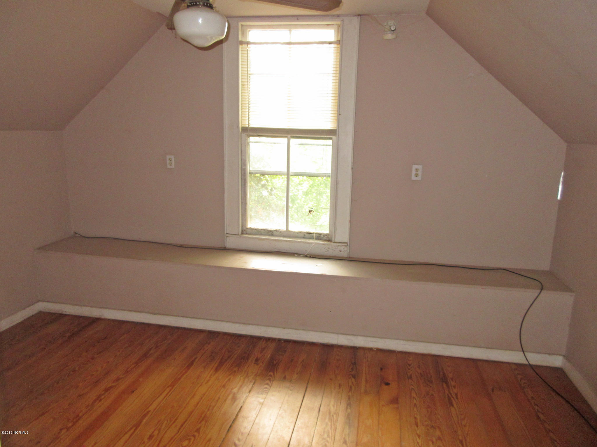 138 Barbour Road Hubert, NC 28539 - Photo 18 of 20 138 Barbour Rd - 3rd Floor Bed 2