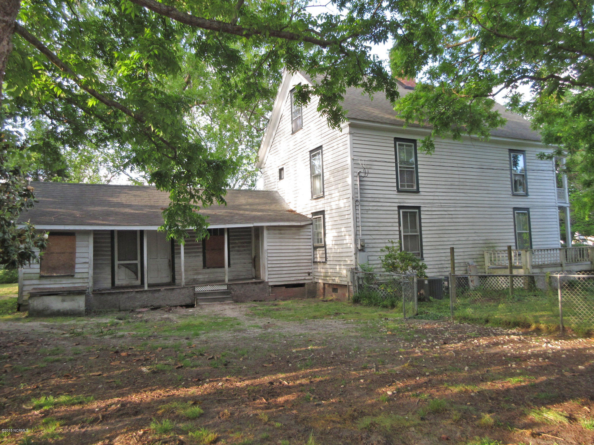 138 Barbour Road Hubert, NC 28539 - Photo 3 of 20 138 Barbour Rd - Side