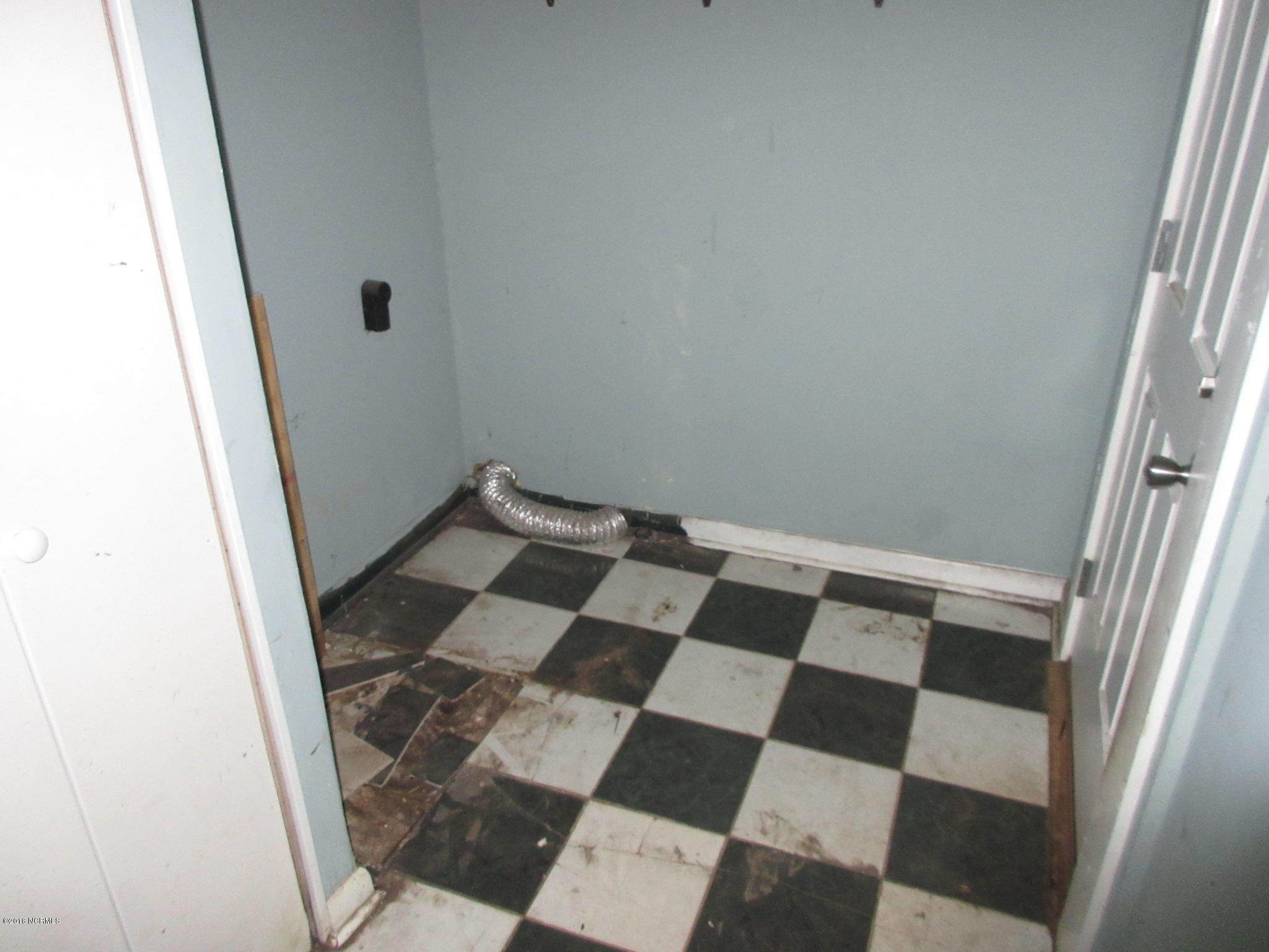 138 Barbour Road Hubert, NC 28539 - Photo 10 of 20 138 Barbour Rd - 1st Floor Laundry