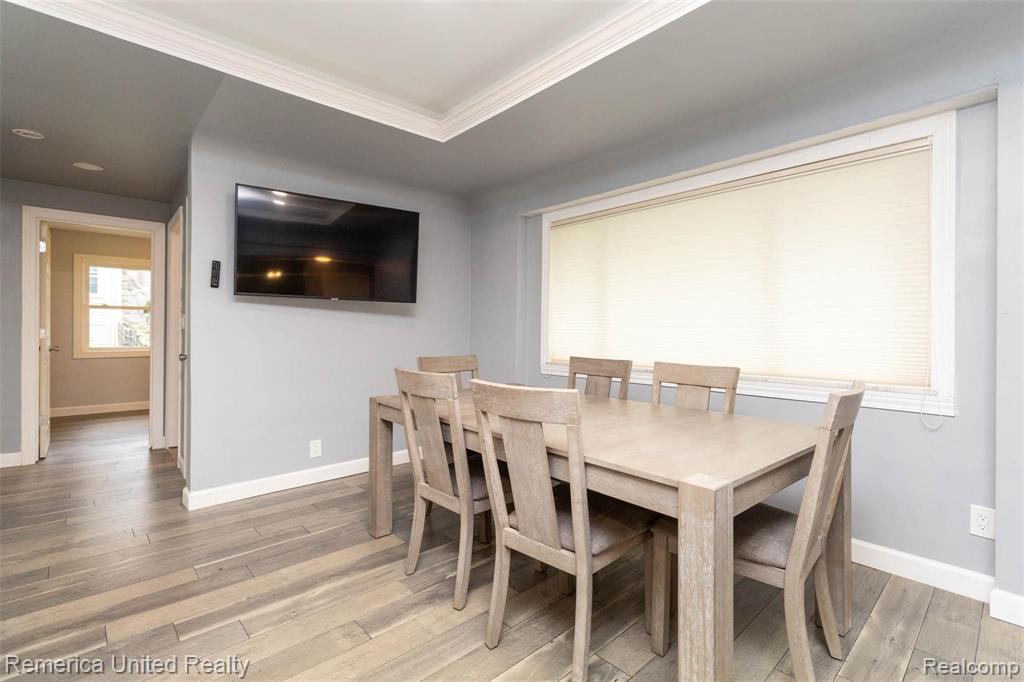 5585 Halsted Road West Bloomfield, MI 48322 - Photo 8 of 37