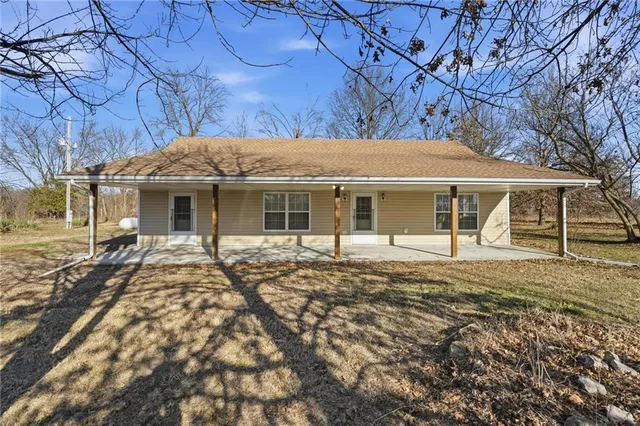$350,000 | 29506 South Morrow Road, Garden City, MO 64747