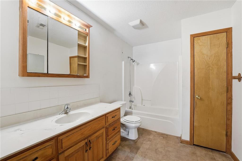 29506 South Morrow Road Garden City, MO 64747 - Photo 16 of 29