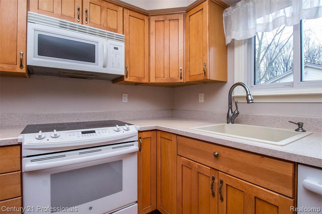 3129 Harvard Road Royal Oak, MI 48073 - Photo 17 of 52