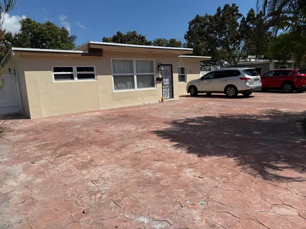 $1,400 | 721 Northeast 139th Street, Unit 1, North Miami, FL 33161