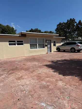 $1,400 | 721 Northeast 139th Street, Unit 1, North Miami, FL 33161