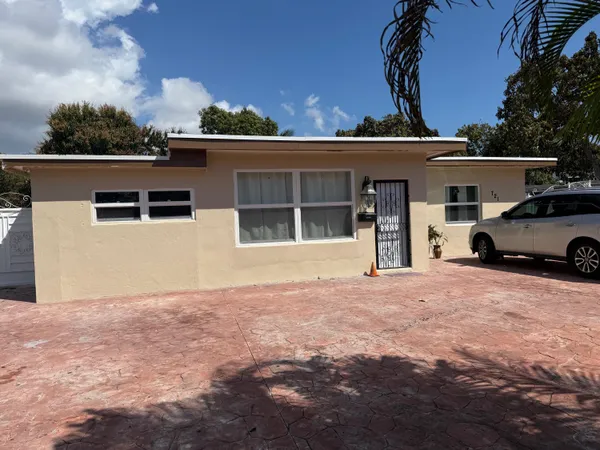 $1,400 | 721 Northeast 139th Street, Unit 1, North Miami, FL 33161