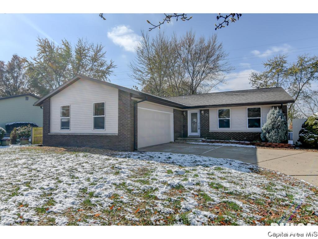 51 Roundtable Road Springfield, IL 62704 - Photo 1 of 28