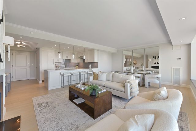 $2,950,000 | 220 Boylston Street, Unit 1005, Boston, MA 02116