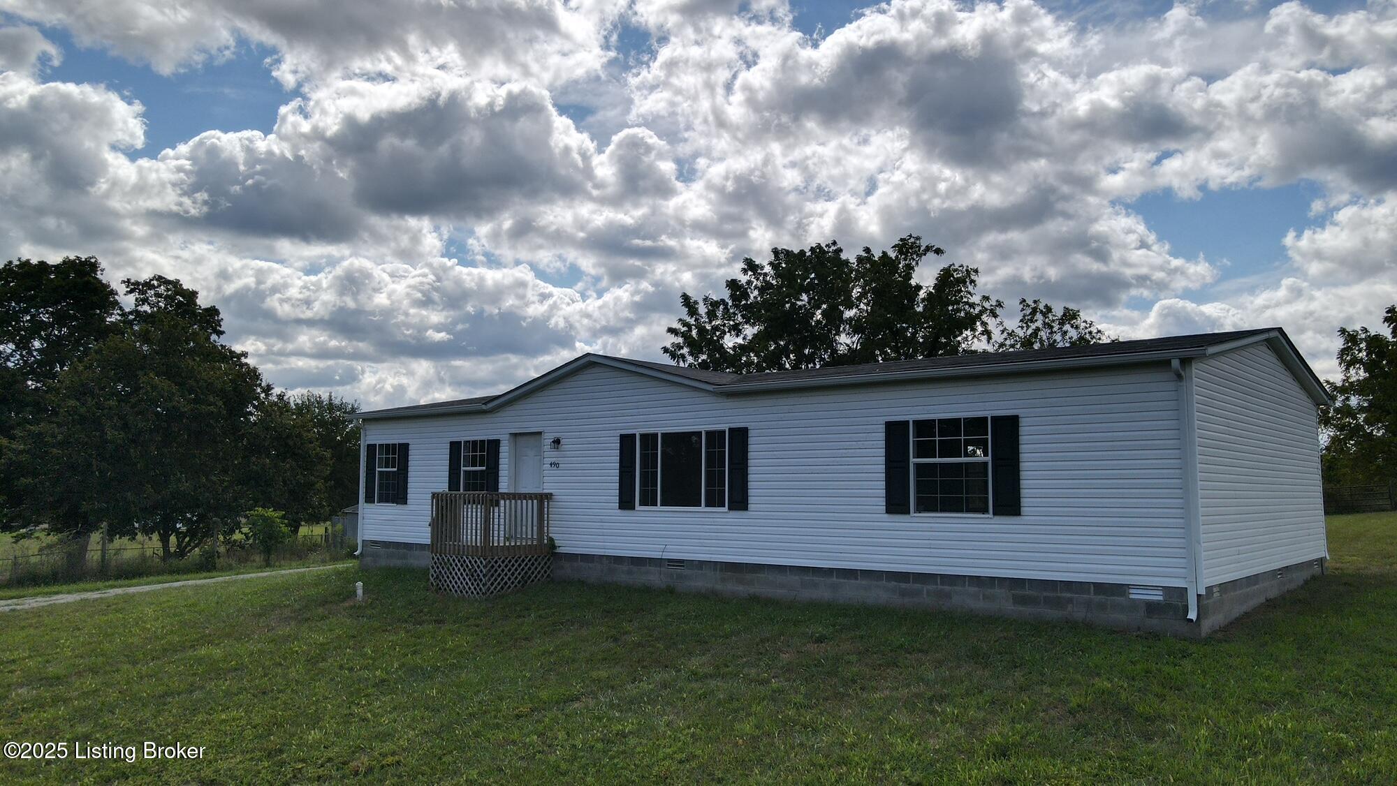 490 Blackjack Road Radcliff, KY 40160 - Photo 2 of 19 dji_fly_20250825_114322_85_1756137124705