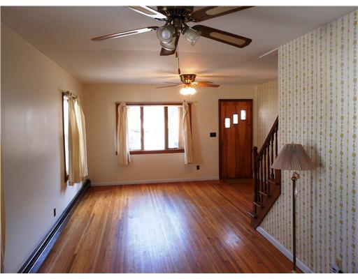 202 Seven Mile Road Scituate, RI 02831 - Photo 9 of 20 Living Room.
