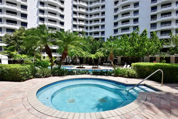 $3,000 | 3300 Northeast 192 Street, Unit LP11, Aventura, FL 33180
