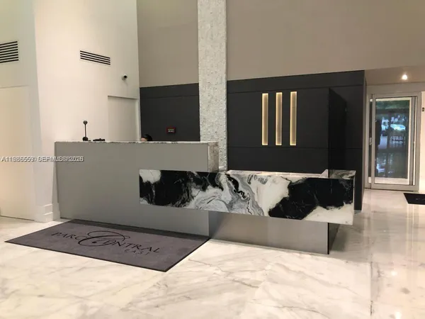 $3,000 | 3300 Northeast 192 Street, Unit LP11, Aventura, FL 33180