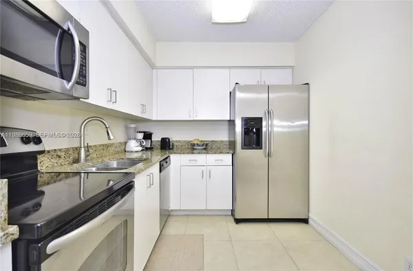 $3,000 | 3300 Northeast 192 Street, Unit LP11, Aventura, FL 33180