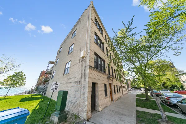 $2,550 | 7501 North Eastlake Terrace, Unit 2, Chicago, IL 60626