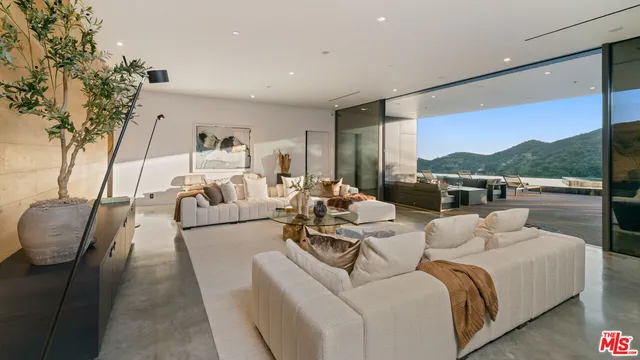 $12,500,000 | 2341 Gloaming Way, Beverly Hills, CA 90210