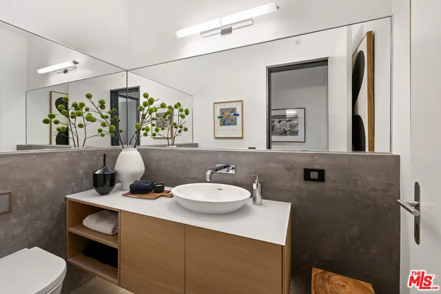 $12,500,000 | 2341 Gloaming Way, Beverly Hills, CA 90210