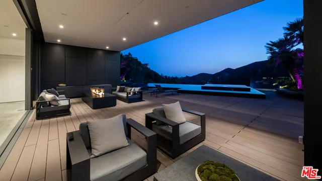 $12,500,000 | 2341 Gloaming Way, Beverly Hills, CA 90210